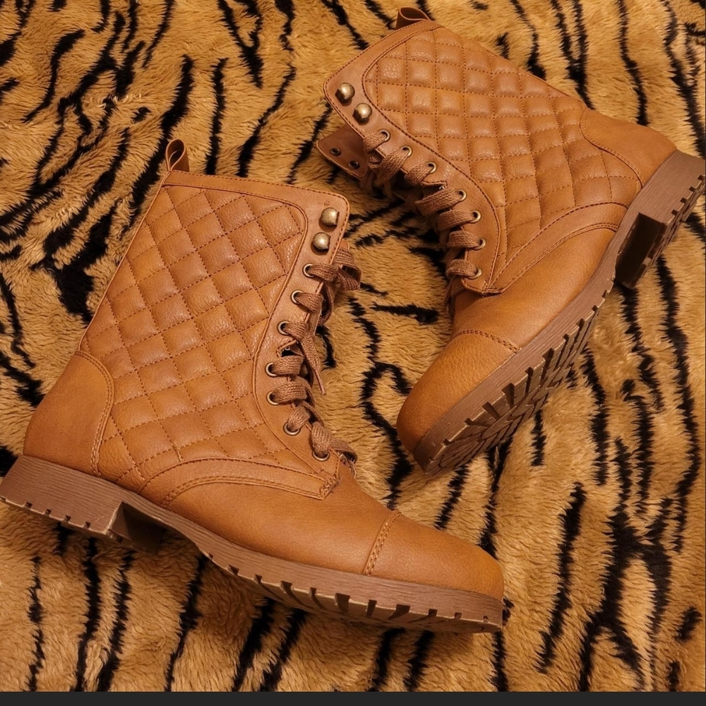 Quilted Tan Women's Boots